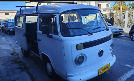 VOLKSWAGEN KOMBI 1.6 MI STD 8V GASOLINA 3P MANUAL