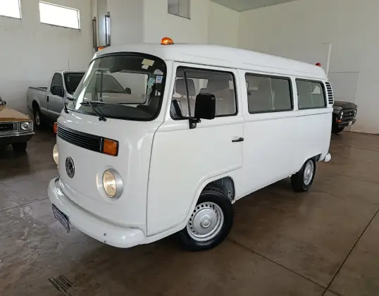 VOLKSWAGEN KOMBI 1.6 MI STD ESCOLAR 8V GASOLINA 3P MANUAL