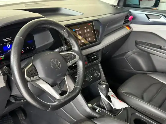 VOLKSWAGEN-TAOS-2021