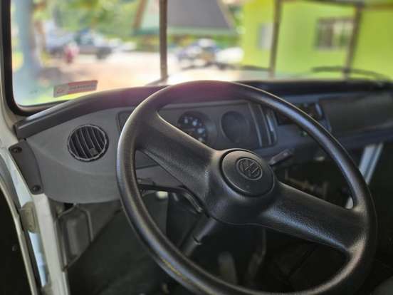 VOLKSWAGEN-KOMBI-2003