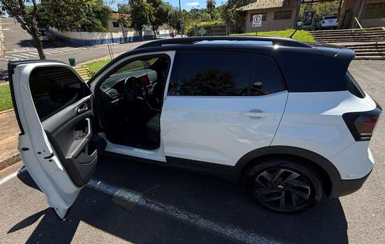 VOLKSWAGEN-T-CROSS-2024