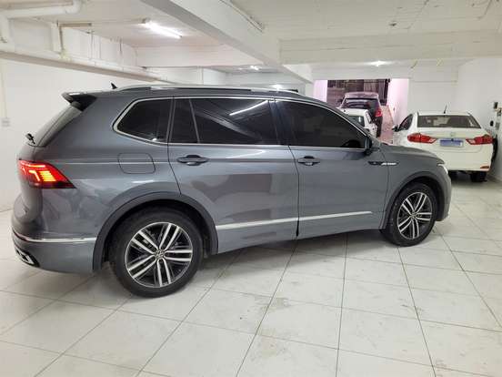 VOLKSWAGEN-TIGUAN-2024