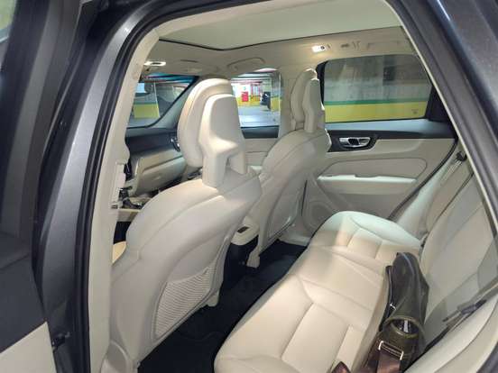 VOLVO-XC60-2.0 T5 GASOLINA MOMENTUM AWD GEARTRONIC VOLVO-XC60-2017