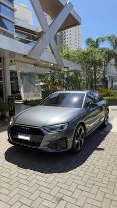 AUDI-A4-2022