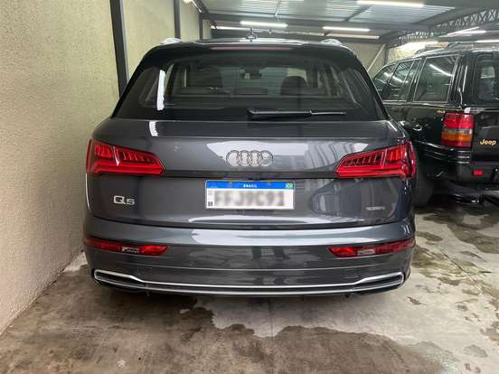 AUDI-Q5-2020