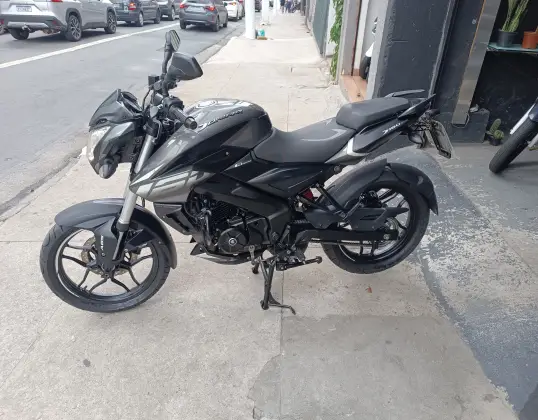 BAJAJ DOMINAR 160 BAJAJ DOMINAR 160