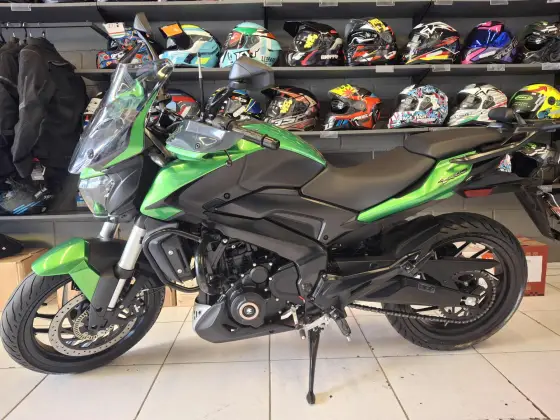 BAJAJ DOMINAR 400 