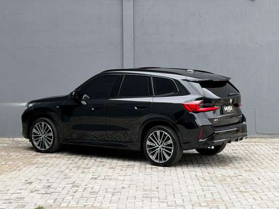 BMW-X1-2024
