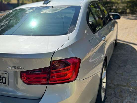 BMW-320i-2.0 MODERN 16V TURBO GASOLINA 4P AUTOMÁTICO BMW-320i-2013