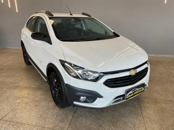 CHEVROLET ONIX 1.4 MPFI ACTIV 8V FLEX 4P AUTOMÁTICO