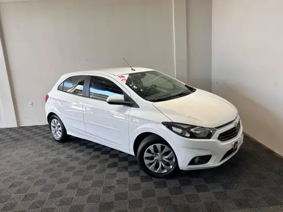 CHEVROLET ONIX 1.4 MPFI LT 8V FLEX 4P MANUAL CHEVROLET ONIX 1.4 MPFI LT 8V FLEX 4P MANUAL