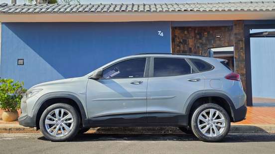 CHEVROLET-TRACKER-2023