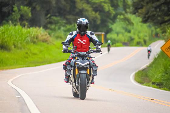 DUCATI STREETFIGHTER V4 S 