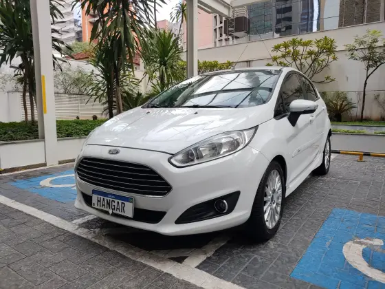 FORD FIESTA 1.0 ECOBOOST TITANIUM PLUS HATCH 12V GASOLINA 4P POWERSHIFT