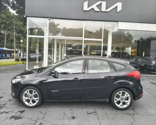 FORD FOCUS 2.0 SE FASTBACK 16V FLEX 4P POWERSHIFT