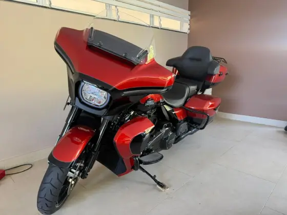 HARLEY-DAVIDSON STREET GLIDE ULTRA 