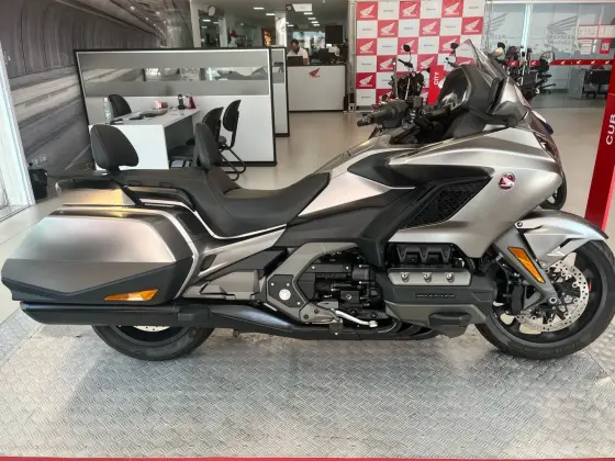HONDA GL 1800 GOLD WING HONDA GL 1800 GOLD WING