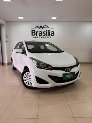 HYUNDAI HB20 1.6 COMFORT PLUS 16V FLEX 4P MANUAL HYUNDAI HB20 1.6 COMFORT PLUS 16V FLEX 4P MANUAL