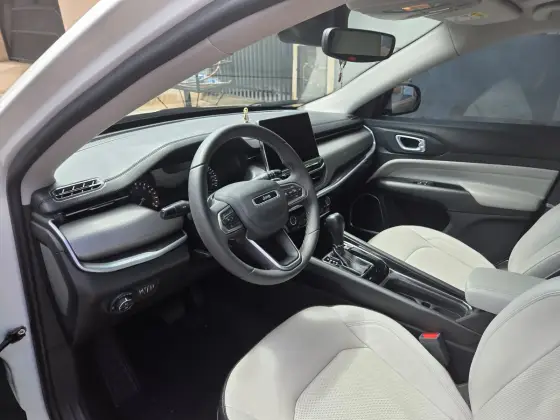 JEEP COMPASS 1.3 T270 TURBO FLEX LONGITUDE AT6