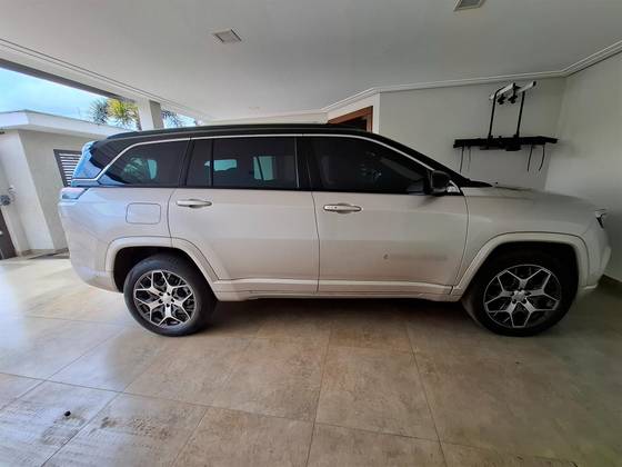 JEEP COMMANDER 2.0 TD380 TURBO DIESEL OVERLAND AT9