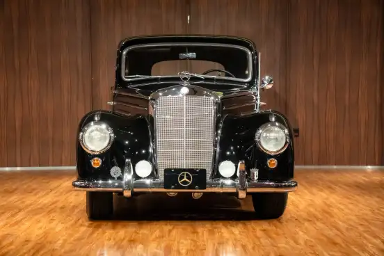 MERCEDES-BENZ-220-1952