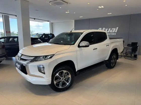 MITSUBISHI L200 TRITON 2.4 16V TURBO DIESEL SPORT HPE CD 4P 4X4 AUTOMÁTICO