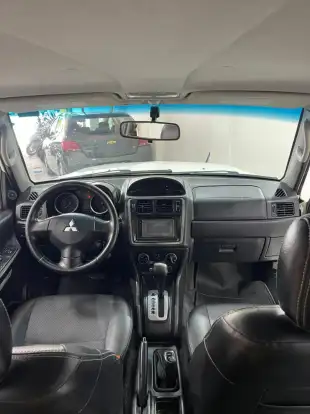 MITSUBISHI-PAJERO TR4-2.0 4X4 16V 140CV FLEX 4P AUTOMÁTICO MITSUBISHI-PAJERO TR4-2014