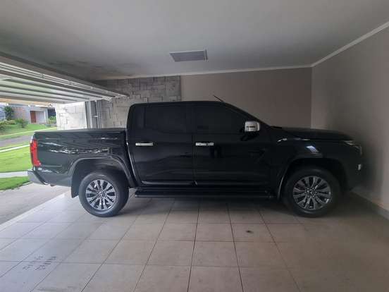 MITSUBISHI-TRITON-2.4 BITURBO DIESEL CD HPE 4X4 AUTOMÁTICO MITSUBISHI-TRITON-2025