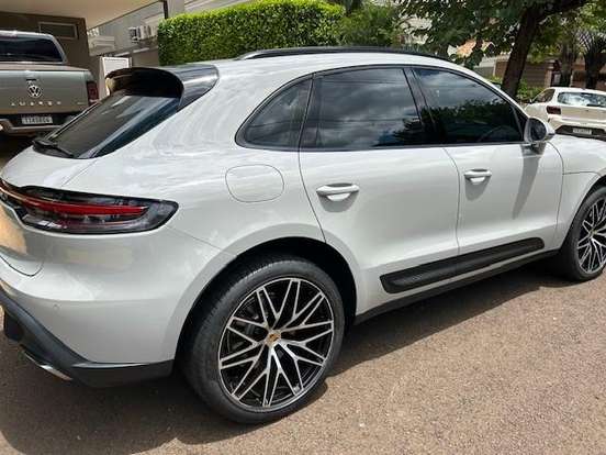 PORSCHE-MACAN-2025