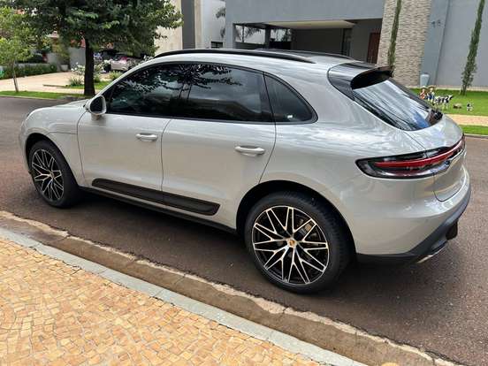 PORSCHE-MACAN-2025
