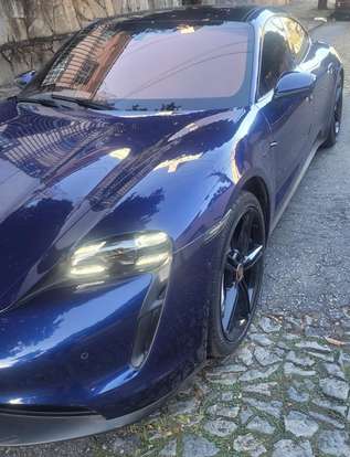 PORSCHE-TAYCAN-2020