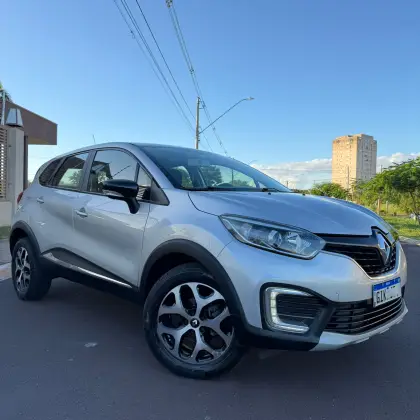 RENAULT CAPTUR 1.6 16V SCE FLEX ZEN X-TRONIC RENAULT CAPTUR 1.6 16V SCE FLEX ZEN X-TRONIC