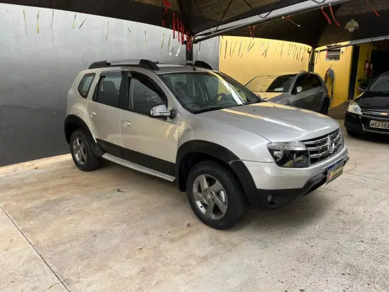RENAULT DUSTER 2.0 DYNAMIQUE 4X4 16V FLEX 4P MANUAL RENAULT DUSTER 2.0 DYNAMIQUE 4X4 16V FLEX 4P MANUAL