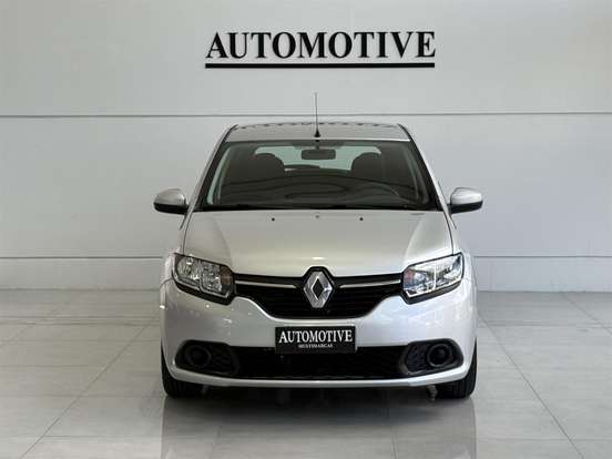 RENAULT-SANDERO-2015