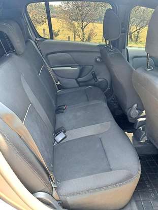 RENAULT-SANDERO-2022