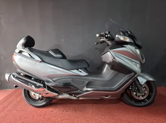 SUZUKI BURGMAN 650 EXECUTIVE SUZUKI BURGMAN 650 EXECUTIVE