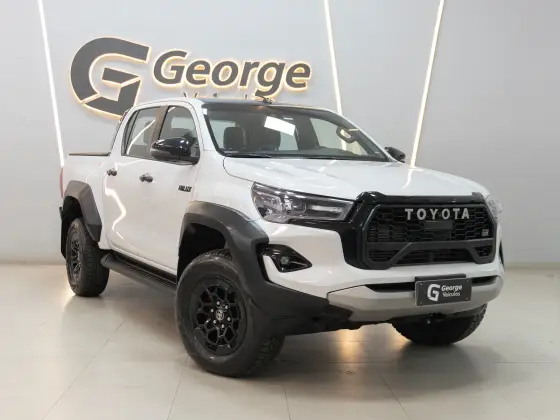 TOYOTA HILUX 2.8 D-4D TURBO DIESEL CD GR-S 4X4 AUTOMÁTICO