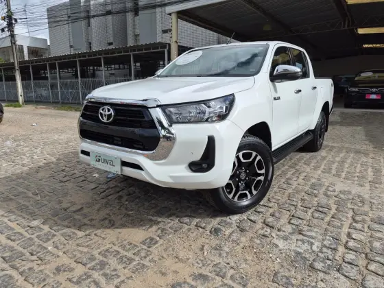 TOYOTA HILUX 2.8 D-4D TURBO DIESEL CD SRV 4X4 AUTOMÁTICO