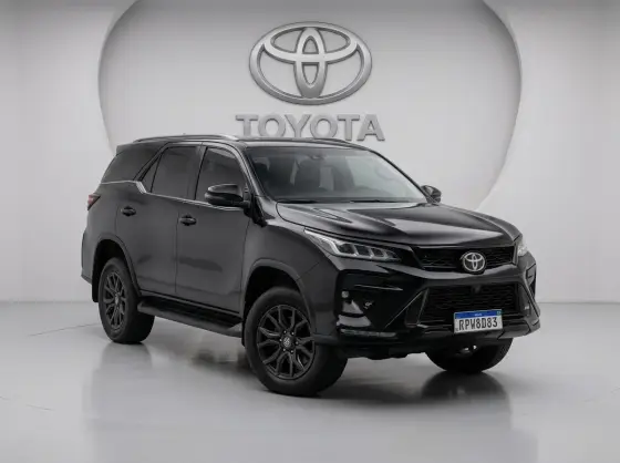 TOYOTA HILUX SW4 2.8 D-4D TURBO DIESEL GR-S 7L 4X4 AUTOMÁTICO TOYOTA HILUX SW4 2.8 D-4D TURBO DIESEL GR-S 7L 4X4 AUTOMÁTICO