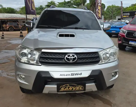 TOYOTA HILUX SW4 3.0 SRV 4X4 7 LUGARES 16V TURBO INTERCOOLER DIESEL 4P AUTOMÁTICO