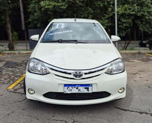 TOYOTA-ETIOS-2017
