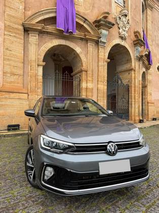 VOLKSWAGEN VIRTUS 1.0 200 TSI HIGHLINE AUTOMÁTICO