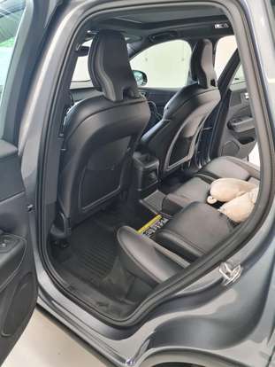 VOLVO-XC60-2021