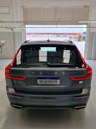VOLVO-XC60-2021