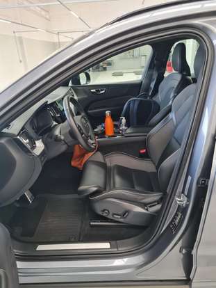 VOLVO-XC60-2021
