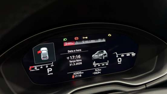 AUDI-Q5-2022