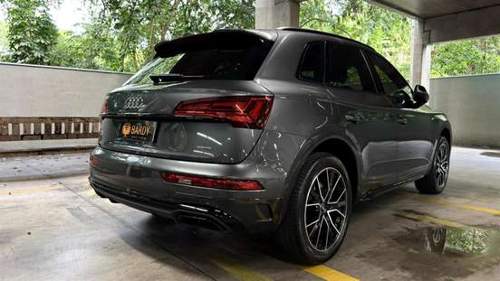 AUDI-Q5-2022