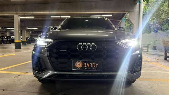AUDI-Q5-2022