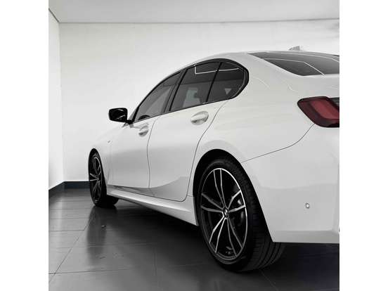 BMW-320i-2024