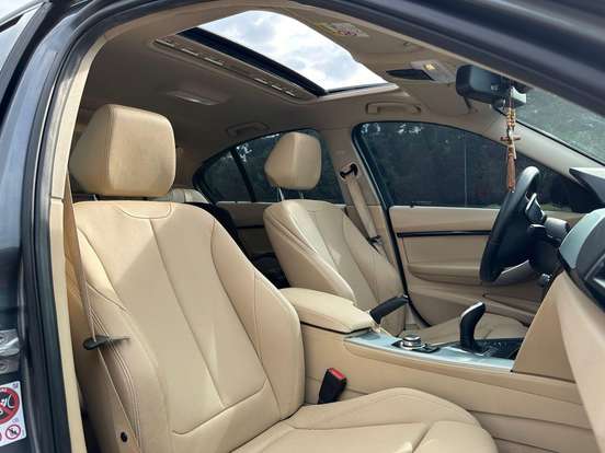 BMW-320i-2015
